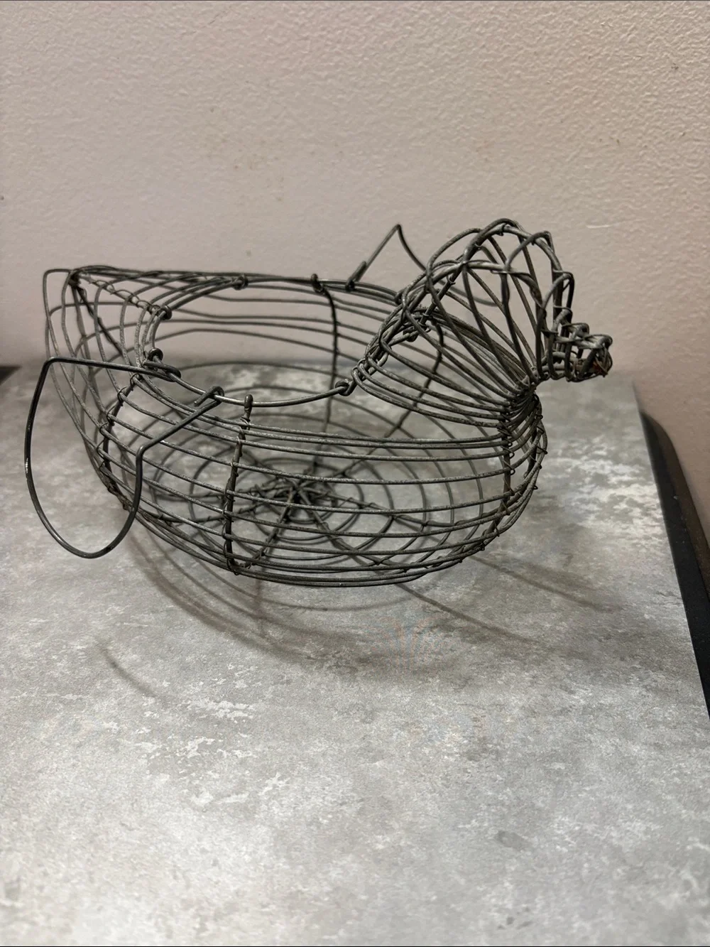 Rustic Egg Wire Basket/Chicken Shaped - Picture 3 of 4